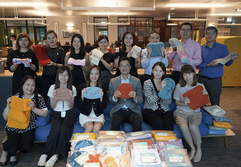 2022年至2023年，中电在内地推出“织织复织织”公益活动，组织了逾1,100名香港和内地义工参与，亲手编织了逾1,600件编织品。